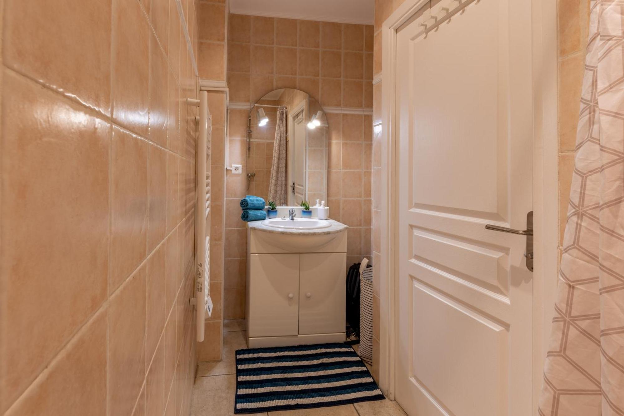 Apartment Joli Cocon A 3 Min A Pied De La Nizza
